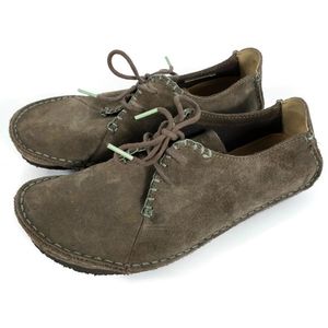 Clarks originals taupe lace up shoe size 8.5